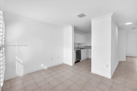 Touwnhouse à louer à Pembroke Pines, Floride: 3 chambres, 127.09 m2 № 1946634 - photo 3