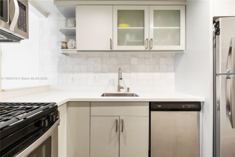 Купить кондоминиум в Пайнкрест, Флорида 1 спальня, 74.51м2, № 2012374 - фото 8