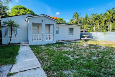 House in Miami, Florida 4 bedrooms, 189.99 sq.m. № 1828160 - photo 2