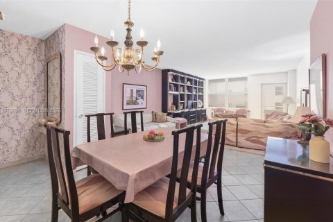 Copropriété à vendre à Surfside, Floride: 1 chambre, 85.28 m2 № 2046846 - photo 14