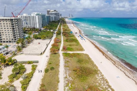 Copropriété à vendre à Surfside, Floride: 1 chambre, 85.28 m2 № 2046846 - photo 25