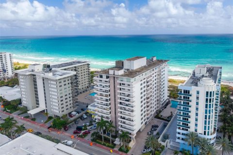 Copropriété à vendre à Surfside, Floride: 1 chambre, 85.28 m2 № 2046846 - photo 2