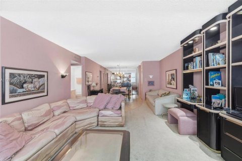 Copropriété à vendre à Surfside, Floride: 1 chambre, 85.28 m2 № 2046846 - photo 13