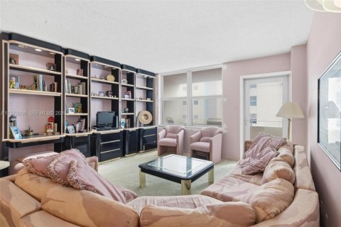 Copropriété à vendre à Surfside, Floride: 1 chambre, 85.28 m2 № 2046846 - photo 12