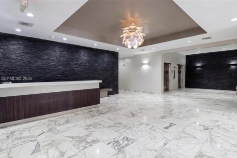 Copropriété à vendre à Surfside, Floride: 1 chambre, 85.28 m2 № 2046846 - photo 10