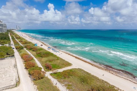 Copropriété à vendre à Surfside, Floride: 1 chambre, 85.28 m2 № 2046846 - photo 6