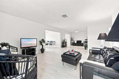 Casa en venta en Sarasota, Florida, 2 dormitorios, 153.38 m2 № 2238092 - foto 11