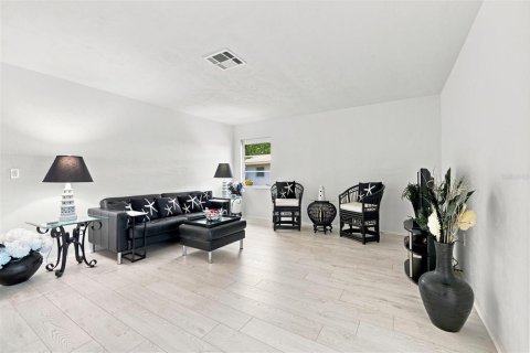 Casa en venta en Sarasota, Florida, 2 dormitorios, 153.38 m2 № 2238092 - foto 9