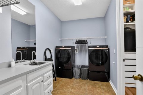 Casa en venta en Auburndale, Florida, 5 dormitorios, 485.32 m2 № 2202695 - foto 11