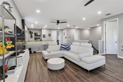 Casa en venta en Auburndale, Florida, 5 dormitorios, 485.32 m2 № 2202695 - foto 8
