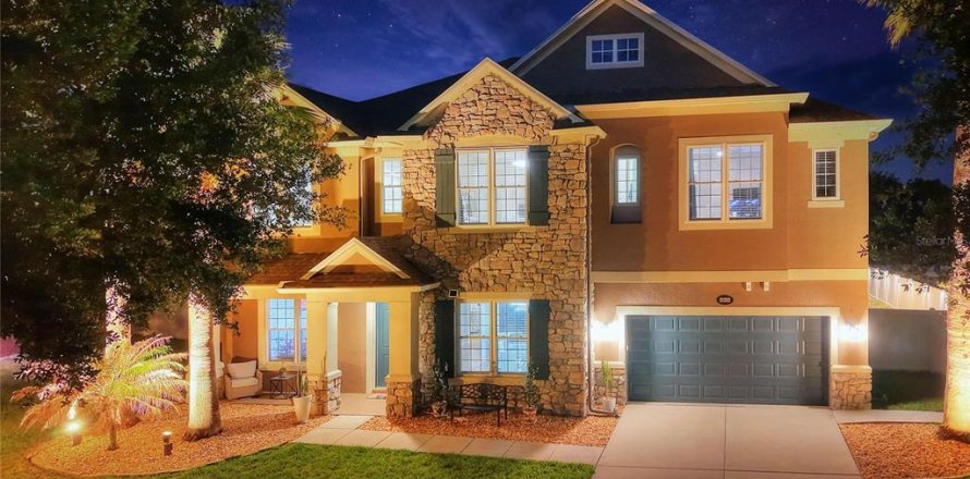 Casa en Auburndale, Florida 5 dormitorios, 485.32 m2 № 2202695