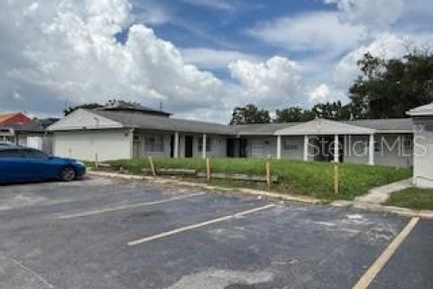 Commercial property in Tampa, Florida 8 bedrooms, 392.6 sq.m. № 1838474 - photo 2