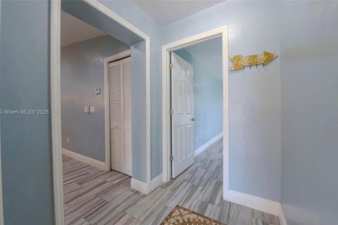 Купить виллу или дом в Лихай-Эйкерс, Флорида 5 спален, 192.4м2, № 1932930 - фото 12