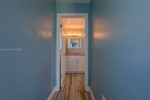 Купить виллу или дом в Лихай-Эйкерс, Флорида 5 спален, 192.4м2, № 1932930 - фото 15