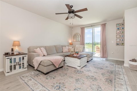House in Parrish, Florida 3 bedrooms, 137.87 sq.m. № 1757904 - photo 3