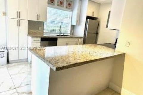 Casa en alquiler en Weston, Florida, 3 dormitorios, 105.35 m2 № 2060185 - foto 10