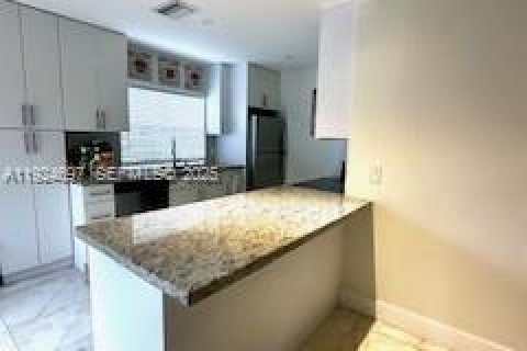 Casa en alquiler en Weston, Florida, 3 dormitorios, 105.35 m2 № 2060185 - foto 5