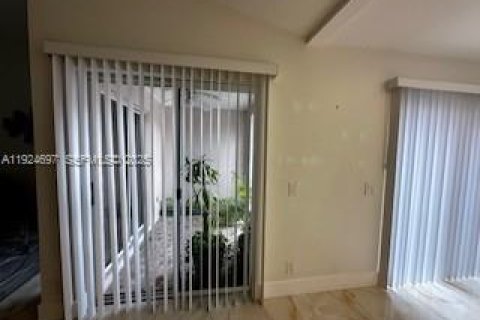 Casa en alquiler en Weston, Florida, 3 dormitorios, 105.35 m2 № 2060185 - foto 14