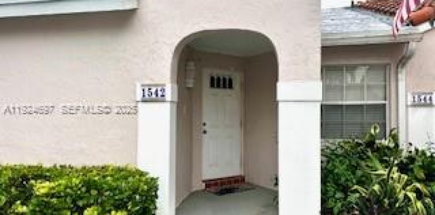 Casa en Weston, Florida 3 dormitorios, 105.35 m2 № 2060185