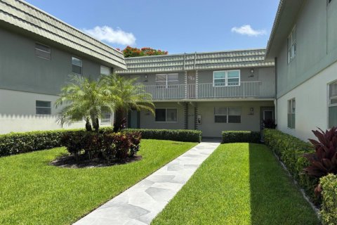 Condo in Delray Beach, Florida, 2 bedrooms  № 2247201