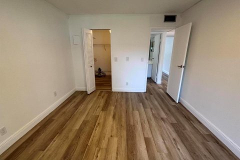 Condo in Delray Beach, Florida, 2 bedrooms  № 2247201 - photo 11