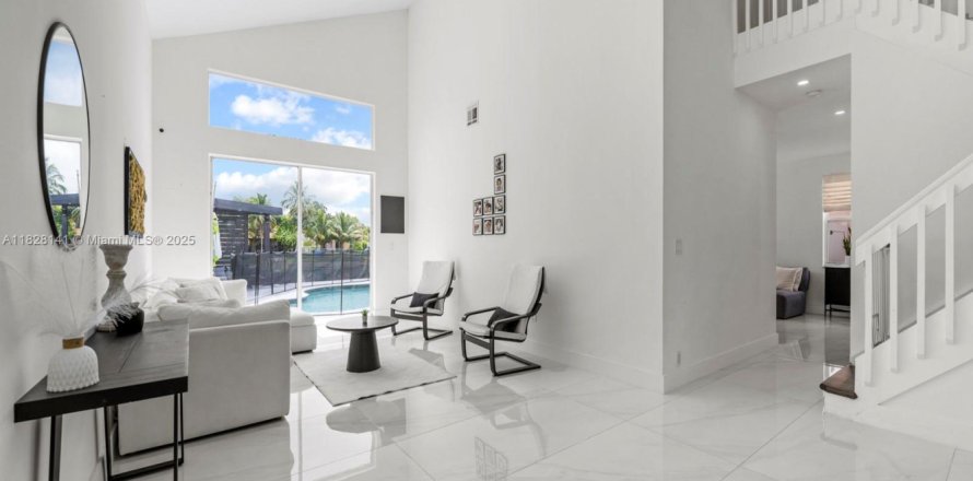 Casa en Pembroke Pines, Florida 3 dormitorios, 196.3 m2 № 1814232