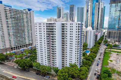 Condominio en venta en Miami, Florida, 2 dormitorios, 84.91 m2 № 2082886 - foto 4