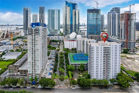 Condominio en venta en Miami, Florida, 2 dormitorios, 84.91 m2 № 2082886 - foto 8