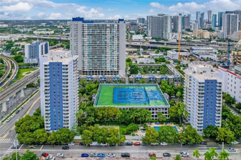 Condominio en venta en Miami, Florida, 2 dormitorios, 84.91 m2 № 2082886 - foto 6