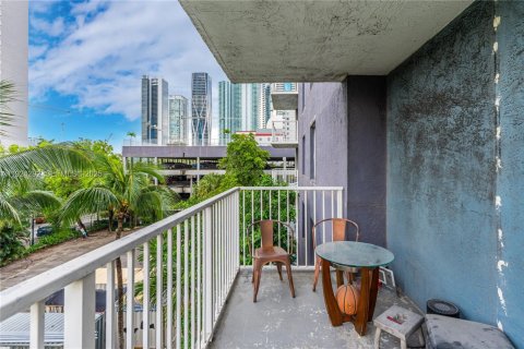 Condominio en venta en Miami, Florida, 2 dormitorios, 84.91 m2 № 2082886 - foto 13