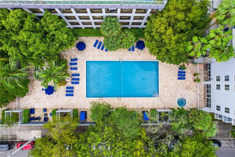 Condominio en venta en Miami, Florida, 2 dormitorios, 84.91 m2 № 2082886 - foto 15