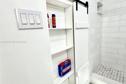 Immobilier commercial à louer à West Park, Floride № 1999468 - photo 17