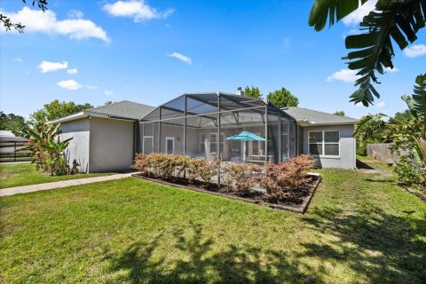 House in Tavares, Florida 3 bedrooms, 216.28 sq.m. № 1681193 - photo 30