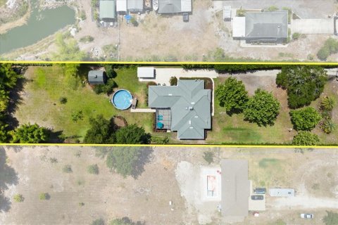 House in Tavares, Florida 3 bedrooms, 216.28 sq.m. № 1681193 - photo 4