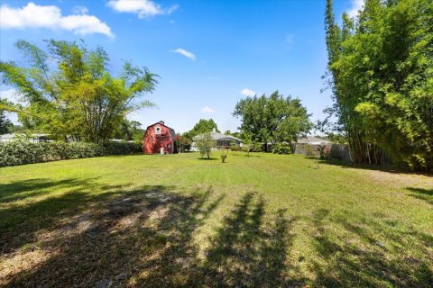 House in Tavares, Florida 3 bedrooms, 216.28 sq.m. № 1681193 - photo 3