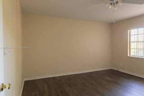 Adosado en alquiler en Davie, Florida, 3 dormitorios, 151.43 m2 № 2077355 - foto 5