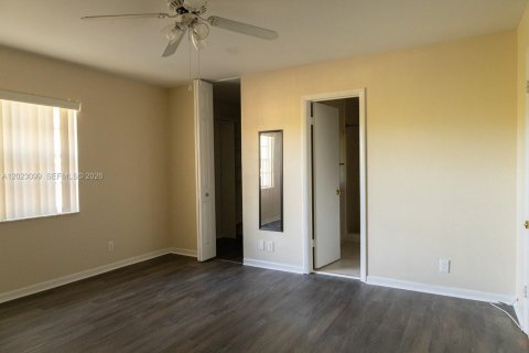Adosado en Davie, Florida 3 dormitorios, 151.43 m2 № 2077355