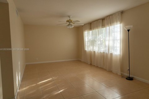 Adosado en alquiler en Davie, Florida, 3 dormitorios, 151.43 m2 № 2077355 - foto 14