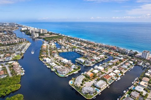 Condo in Highland Beach, Florida, 2 bedrooms  № 996447 - photo 1