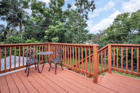 House in Palm Harbor, Florida 5 bedrooms, 185.25 sq.m. № 1918089 - photo 28