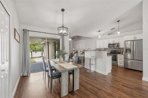 Villa ou maison à louer à Spring Hill, Floride: 4 chambres, 160.54 m2 № 2423752 - photo 14