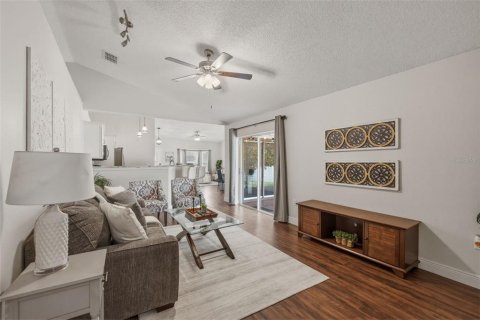 Villa ou maison à louer à Spring Hill, Floride: 4 chambres, 160.54 m2 № 2423752 - photo 10