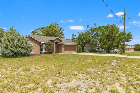Villa ou maison à louer à Spring Hill, Floride: 4 chambres, 160.54 m2 № 2423752 - photo 5