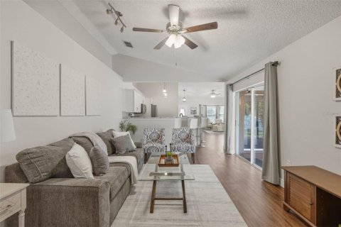 Villa ou maison à louer à Spring Hill, Floride: 4 chambres, 160.54 m2 № 2423752 - photo 11