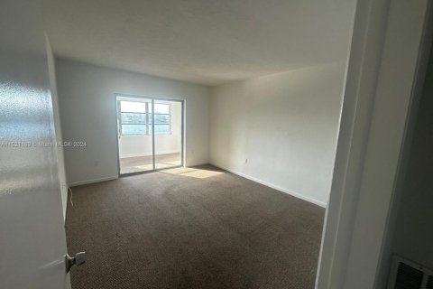 Condominio en venta en Miami, Florida, 1 dormitorio, 78.97 m2 № 1943142 - foto 8