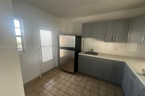 Condominio en venta en Miami, Florida, 1 dormitorio, 78.97 m2 № 1943142 - foto 10