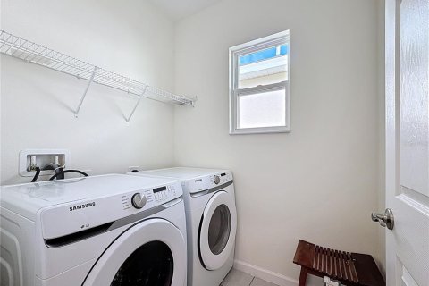 Casa en alquiler en Davenport, Florida, 5 dormitorios, 174.38 m2 № 1843030 - foto 18