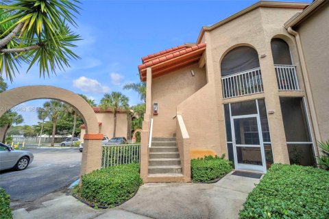 Condominio en Pembroke Pines, Florida, 2 dormitorios  № 2169418