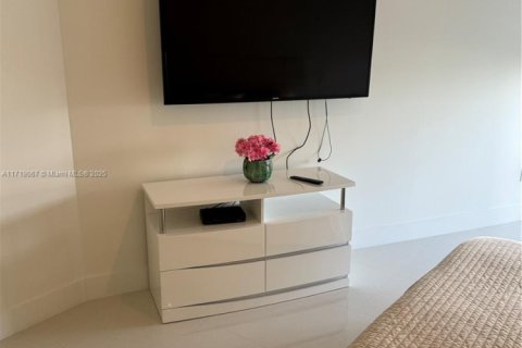 Condo in Sunny Isles Beach, Florida, 2 bedrooms  № 1470236 - photo 5