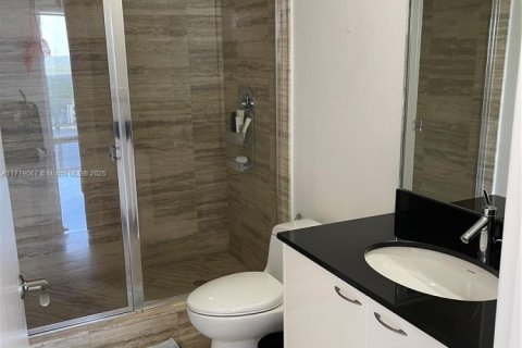 Condo in Sunny Isles Beach, Florida, 2 bedrooms  № 1470236 - photo 17
